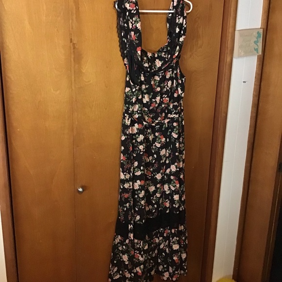 City Chic Floral Maxi Dress - Picture 2 of 2